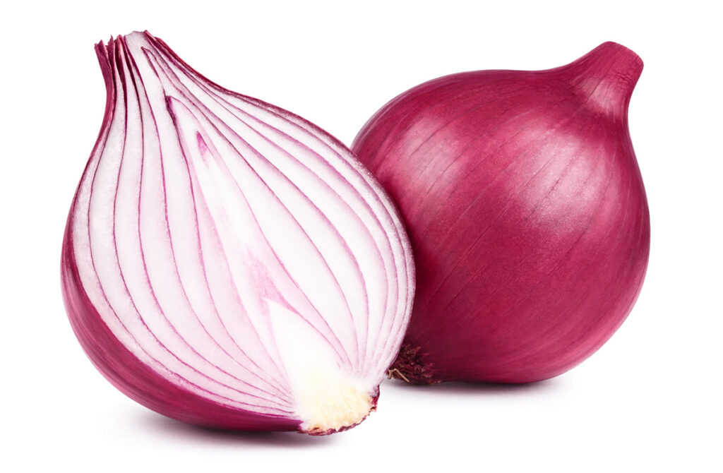 Rote Zwiebel aufgeschnitten