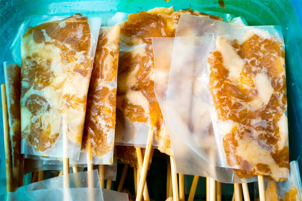 eingefrorene Schweinespieße