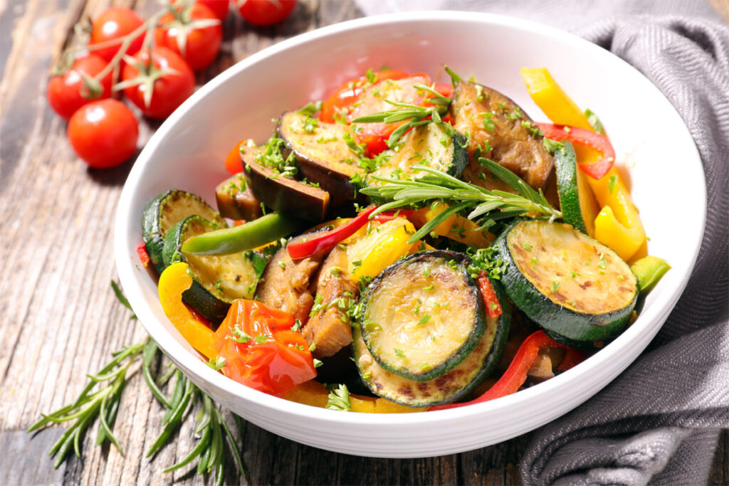Schüssel mit französischen Ratatouille