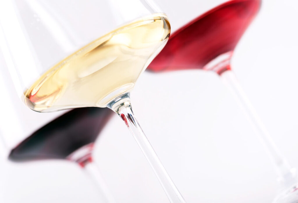 Verschiedener Wein im Weinglas